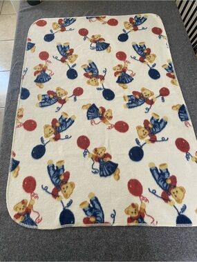 Vtg Blue Jean Teddy Bear Fleece Baby Blanket White Red Navy Balloons 42x28.5 in